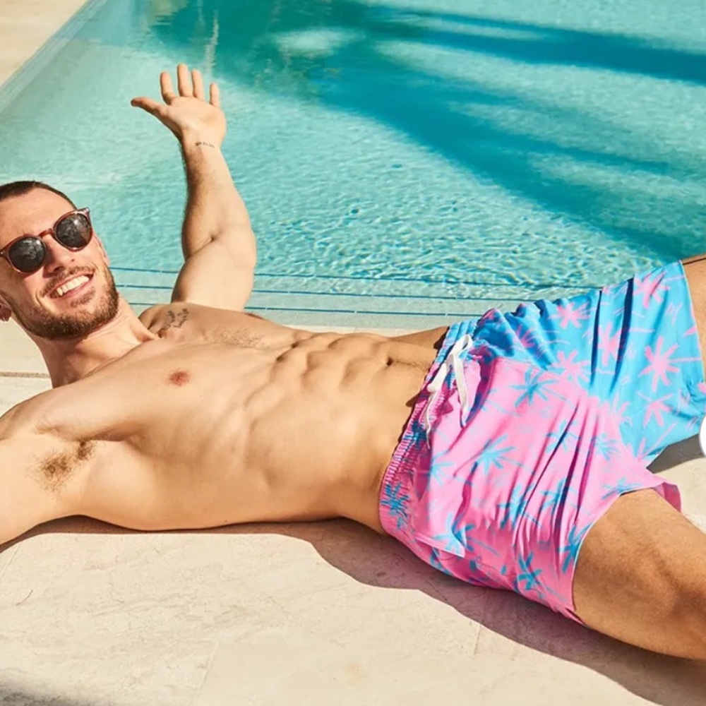 Chubbies Prince Of Prints Swim Trunks Size M Pink Blue Lined EUC - Picture 12 of 13